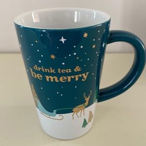 David’s Tea holiday mug for tea (or coffee) in green, gold and white.